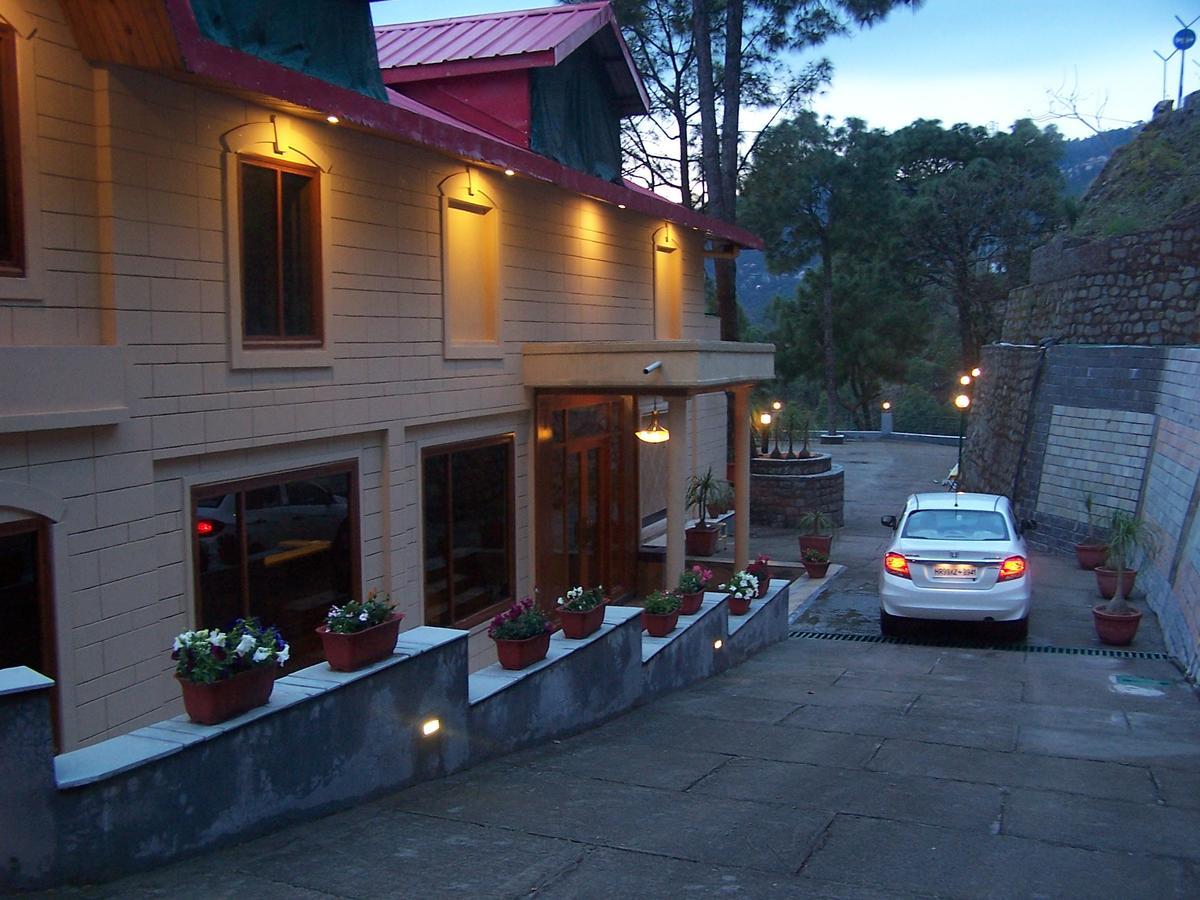 Forest Ville Hotel & Resort Kasauli Exterior photo